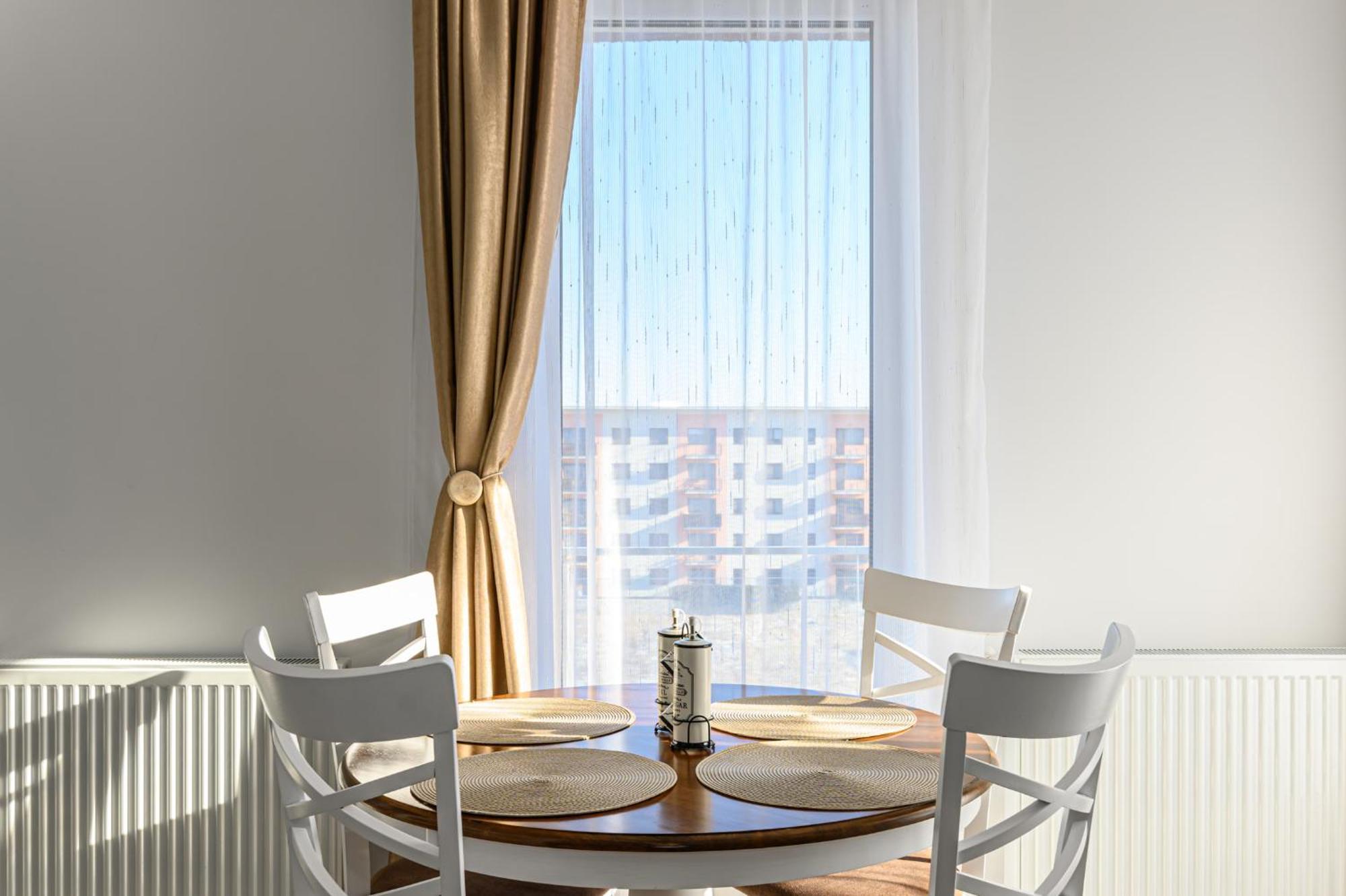 Mabu Apartment Брашов Екстериор снимка