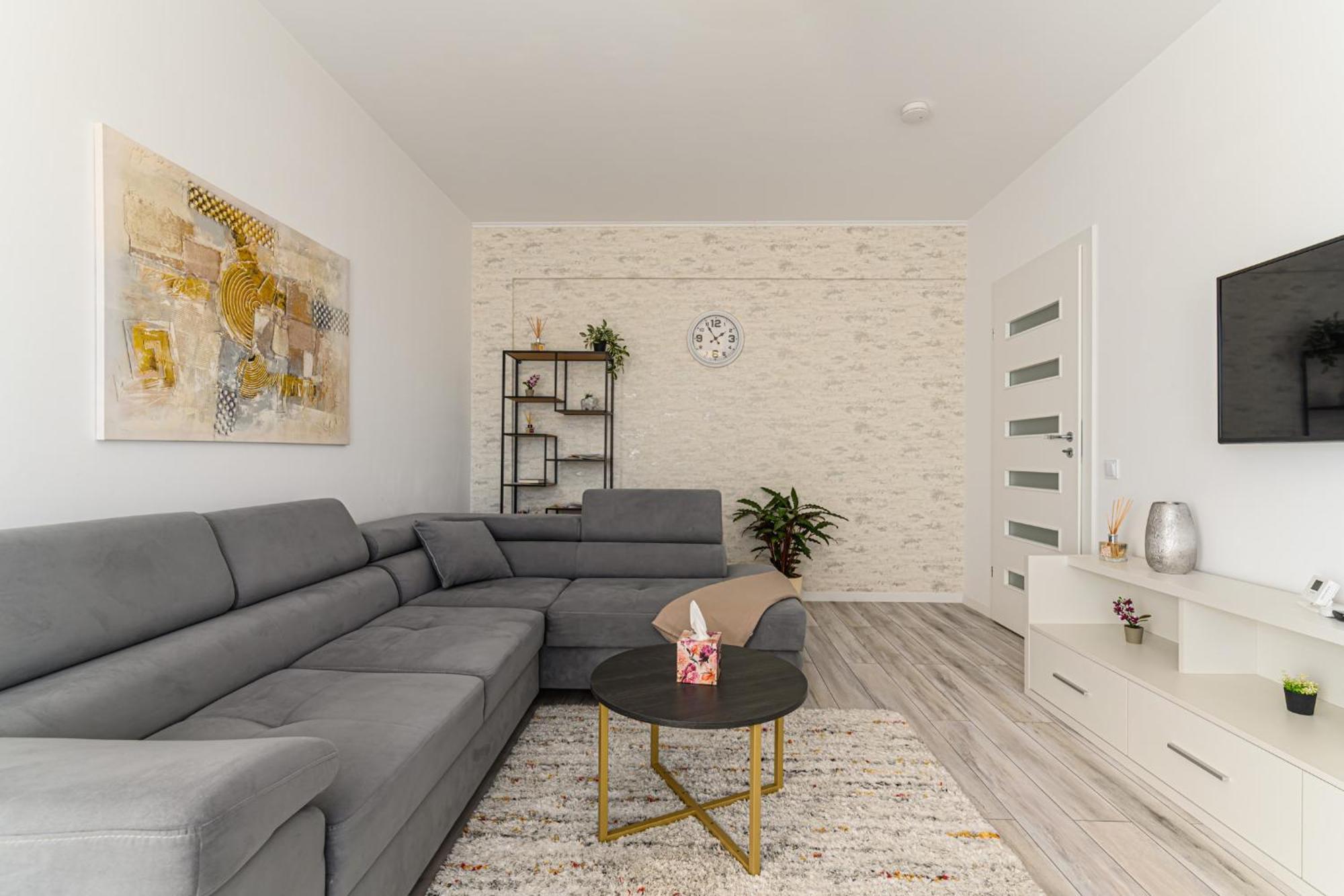 Mabu Apartment Брашов Екстериор снимка