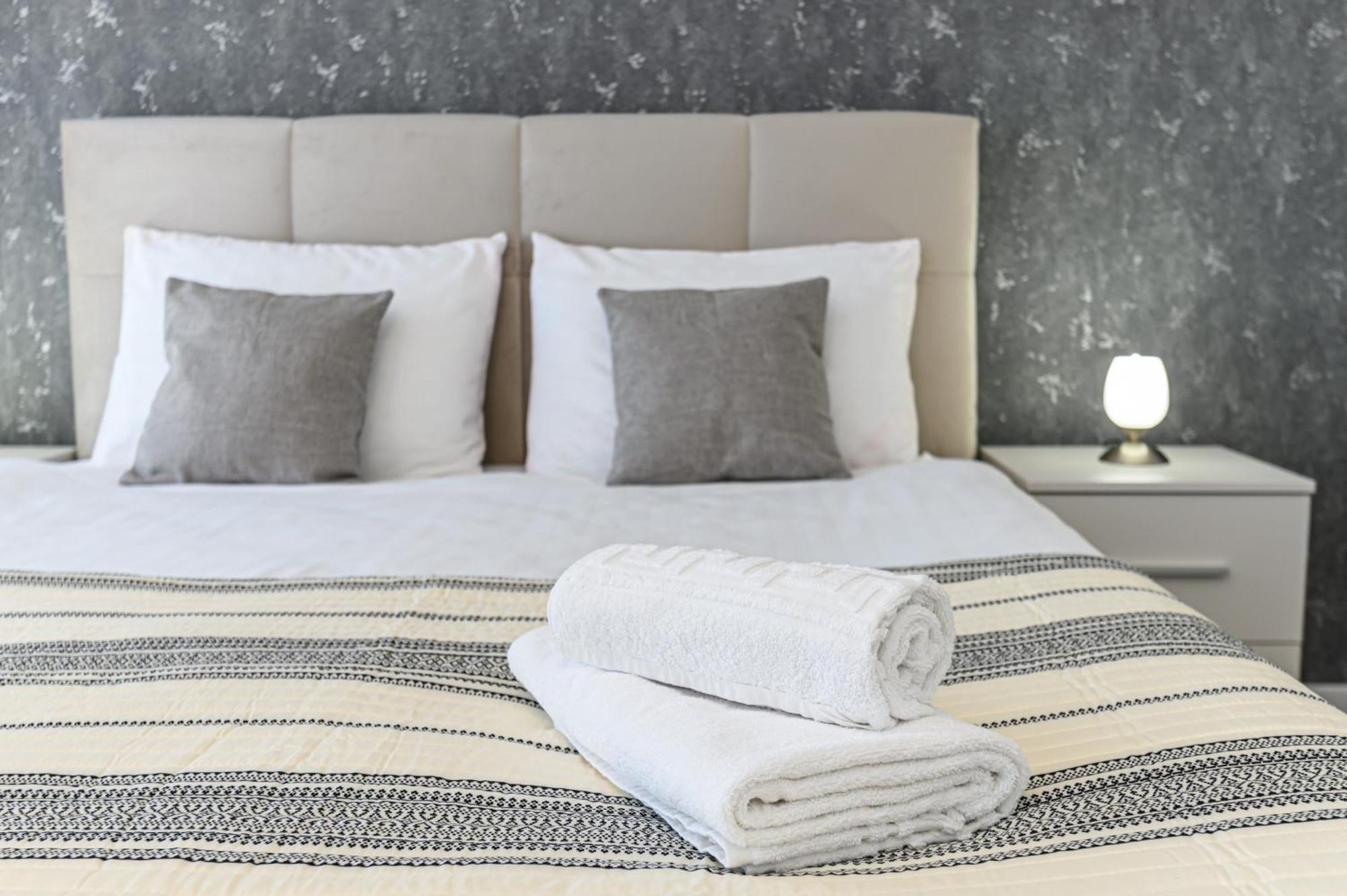 Mabu Apartment Брашов Екстериор снимка